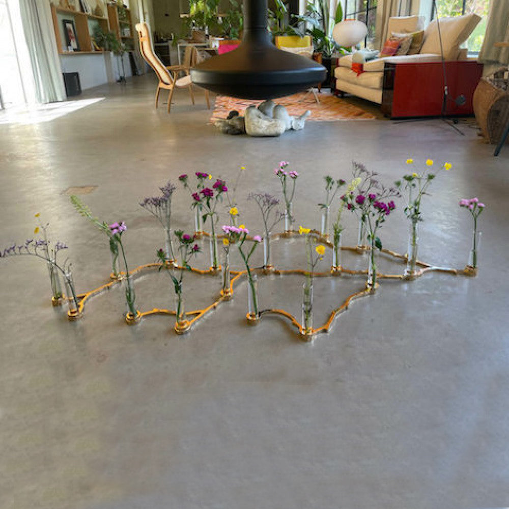 Candle Vase Gold set 15 Branches│René Knip voor Thomas Eyck│foto lifestule in huiskamer