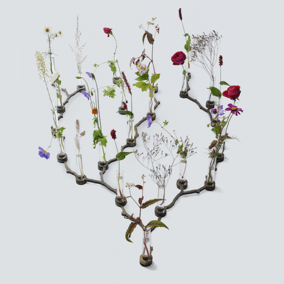 Candle Vase Bronze set 15 Branches│René Knip voor Thomas Eyck│foto met vazen en kaarsen