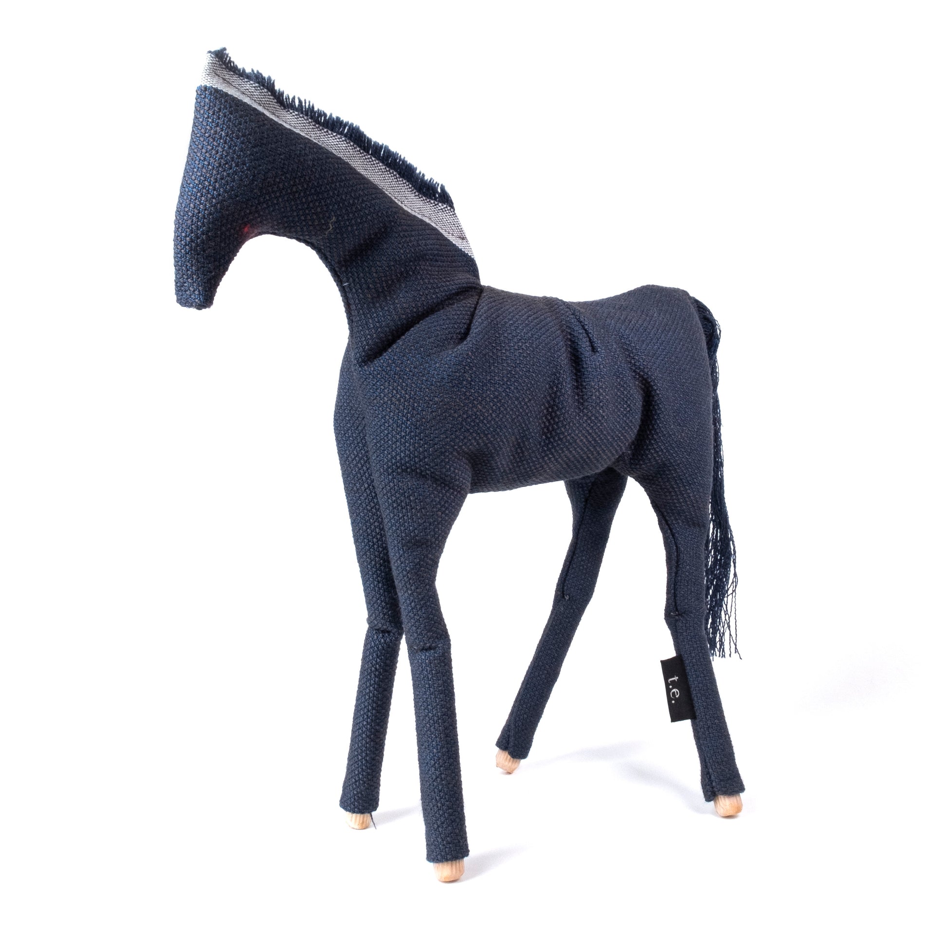 Gelderlander 03 Christien Meindertsma│Thomas Eyck│Stoffen Paard│product foto front schuin links