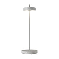 Essence • Tafellamp Oplaadbaar • Newdes • Designmarket.today • Minimalistich en innovatief! Essence is een draadloze oplaadbare tafellamp van het Duitse merk Newdes. Geschikt voor binnen en buiten. Een tijdloos design, voorzien van de modernste techniek. Traploos dimbaar, instelbare kleurtemperatuur, spatwaterdicht.