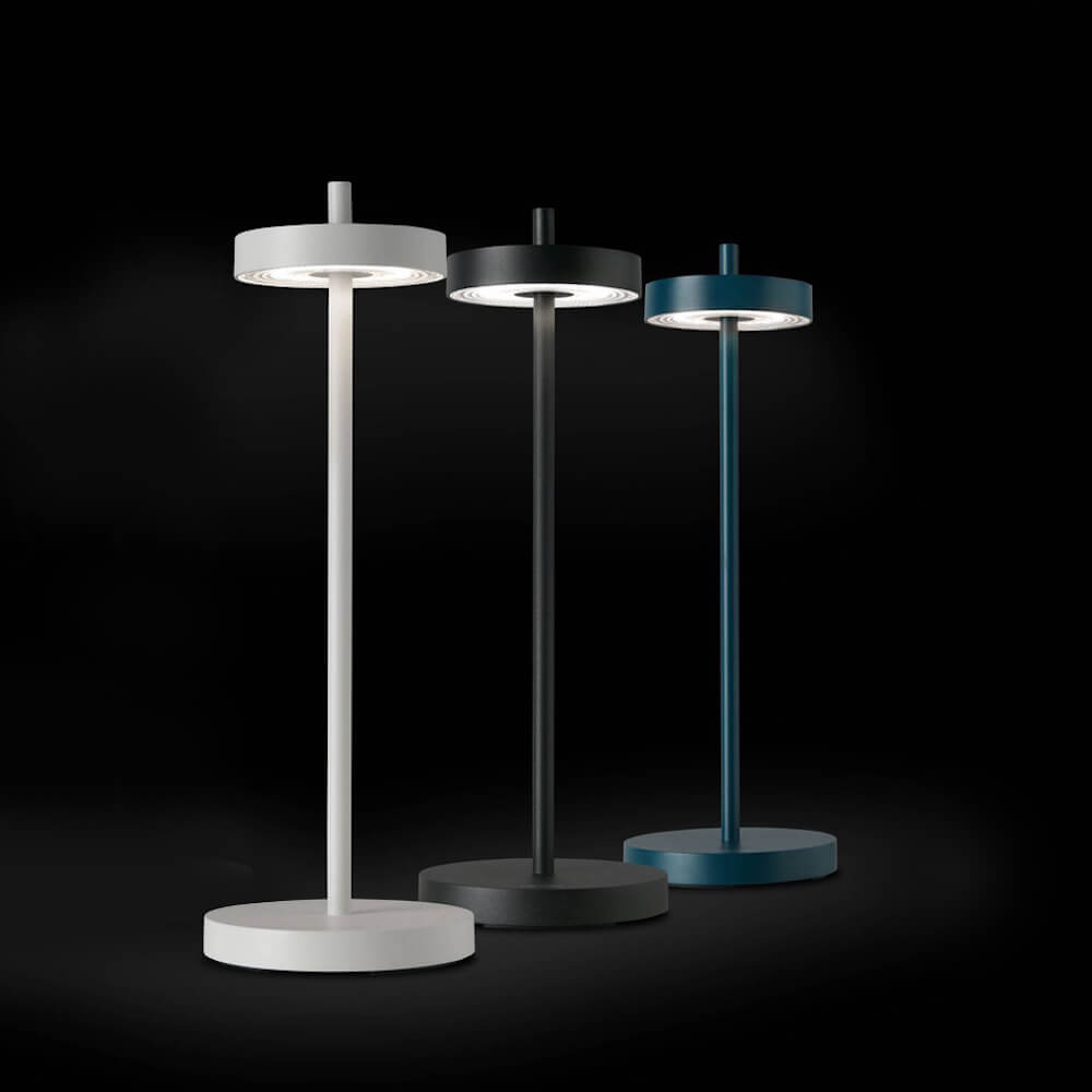 Essence • Tafellamp Oplaadbaar • Newdes • Designmarket.today • Minimalistich en innovatief! Essence is een draadloze oplaadbare tafellamp van het Duitse merk Newdes. Geschikt voor binnen en buiten. Een tijdloos design, voorzien van de modernste techniek. Traploos dimbaar, instelbare kleurtemperatuur, spatwaterdicht.