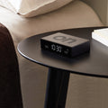 Lexon Flip Premium Wekker Zwart│Art. LR152N│op bijzettafel naast bed