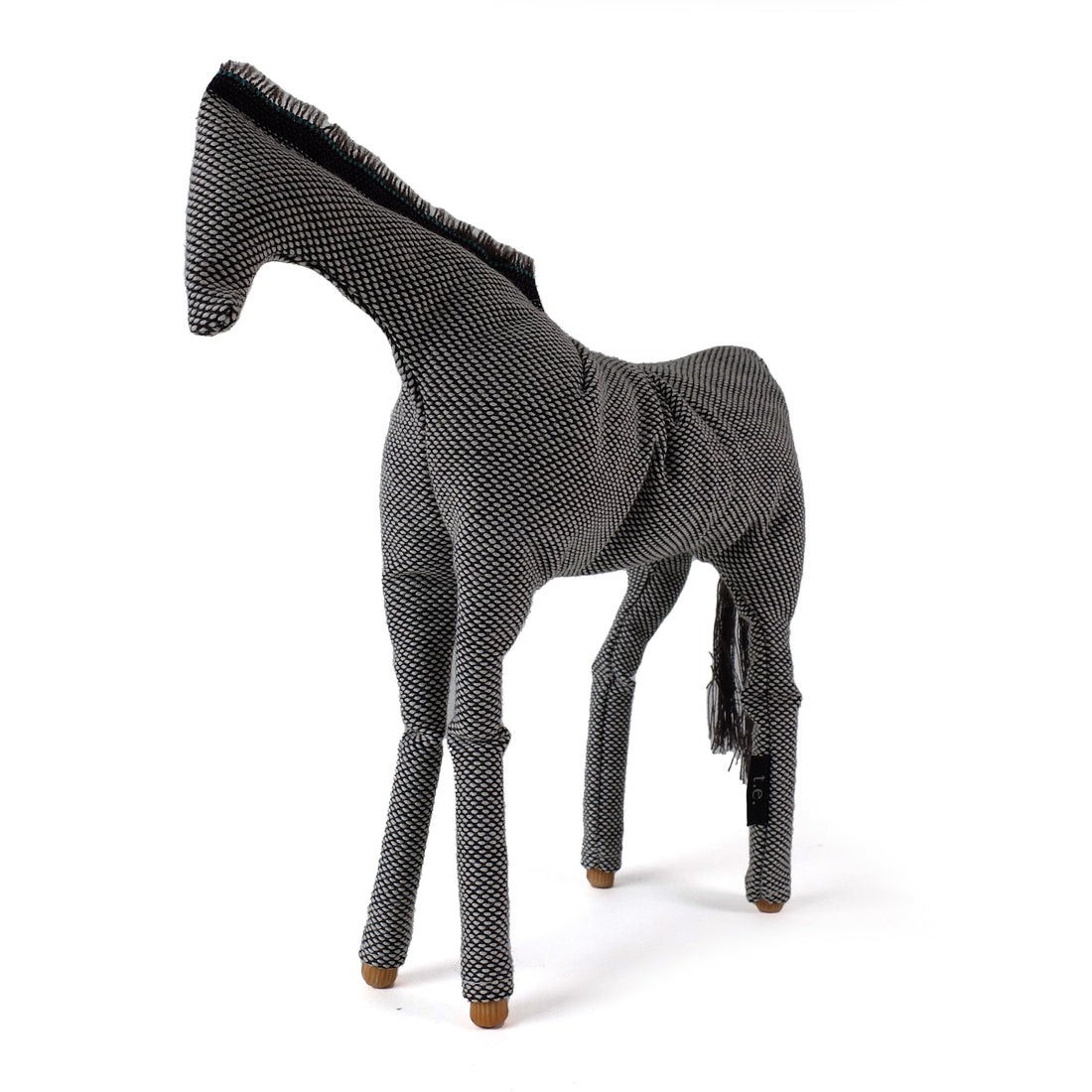 Gelderlander 01 Christien Meindertsma│Thomas Eyck│Stoffen Paard│zijkant met witte achtergrond