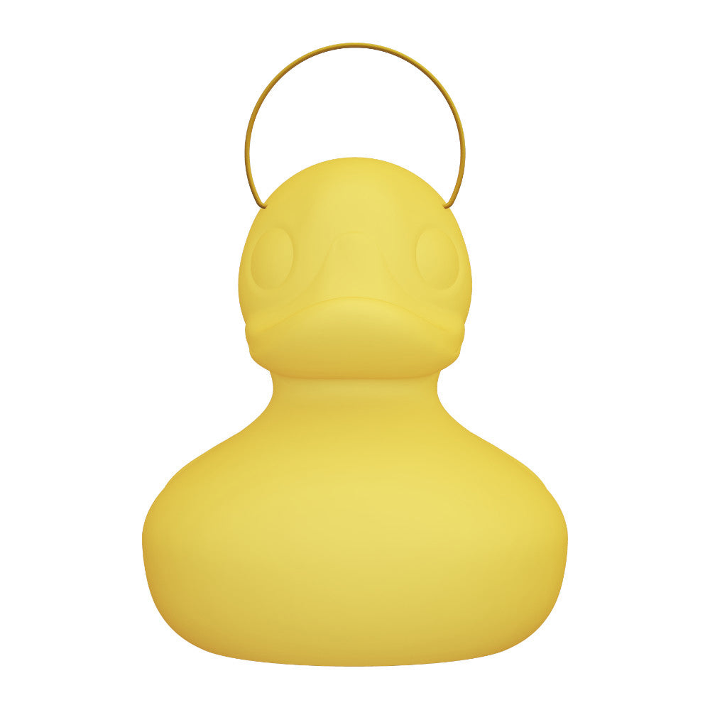 Goodnight Light • Duck Duck • Buitenverlichting • Designmarket.today • Duck Duck Lamp is een oplaadbare buitenlamp van het Spaanse merk Goodnight Light. Deze badeend roept vrolijke herinneringen op aan je kindertijd. Geschikt om te laten drijven in het zwembad of vijver door zijn waterdichtheid. Dimbaar en in te stellen in 7 verschillende kleuren verlichting.