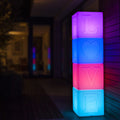 De Love lamp is een oplaadbare buitenlamp van het merk Goodnight Light. Deze buitenverlichting brengt een regenboog aan liefde in je tuin, of binnen in je huis. Stapel meerdere Lampen en creër het woord LOVE, of gebruik hem als zitkruk of bijzettafel. Het licht is dimbaar en in te stellen in 7 verschillende kleuren.