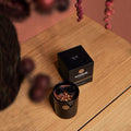 Hikaya Geurkaars│Burned Oudh│foto met verpakking op houten tafel