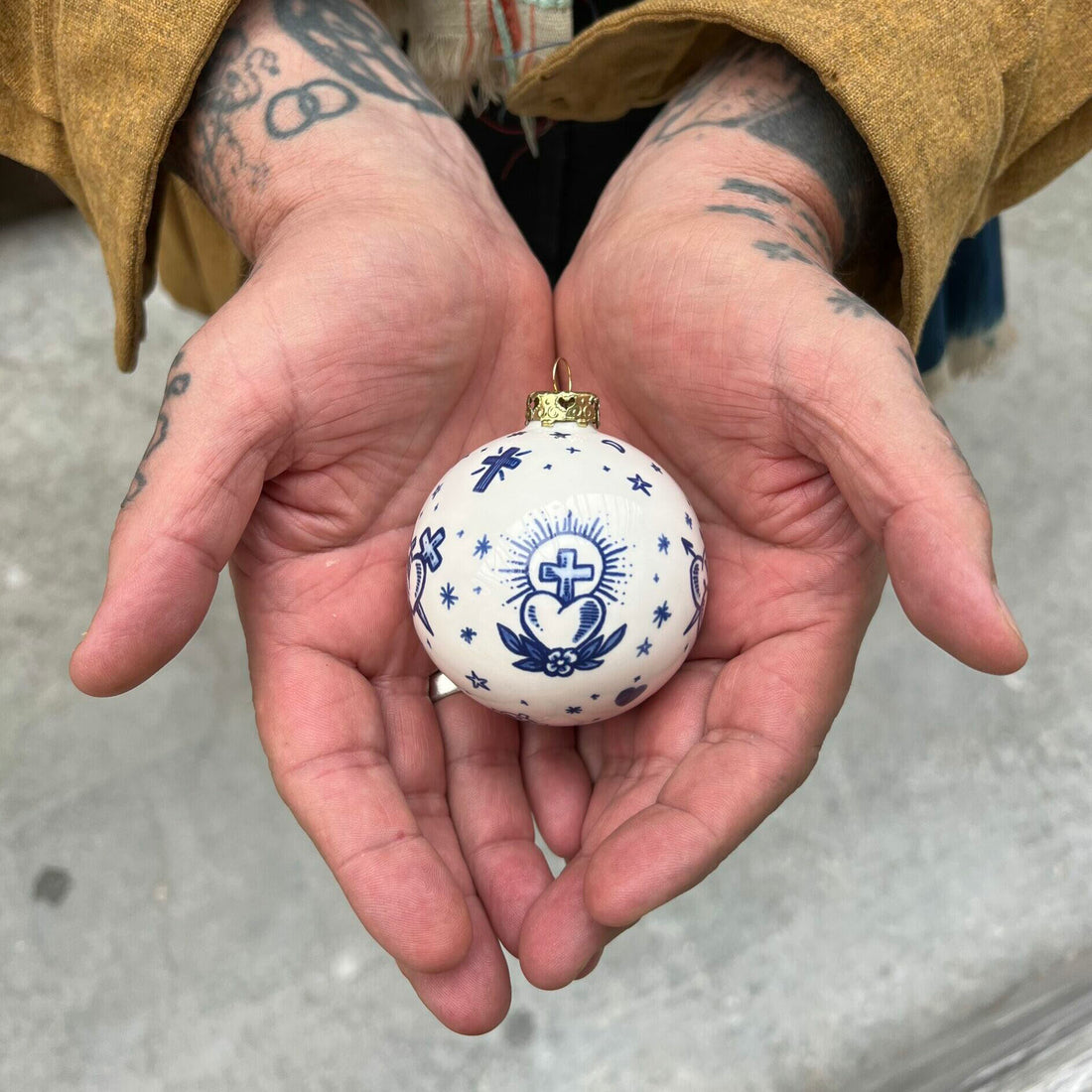 Christmas Ball│Schiffmacher Royal Blue Tattoo