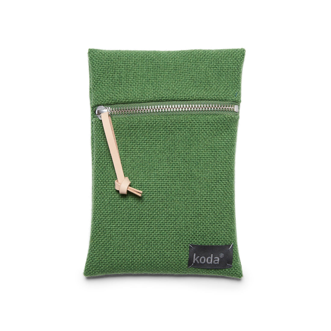 Etui Iep I304│Grass Green│Koda Amsterdam│vooraanzicht met witte achtergrond