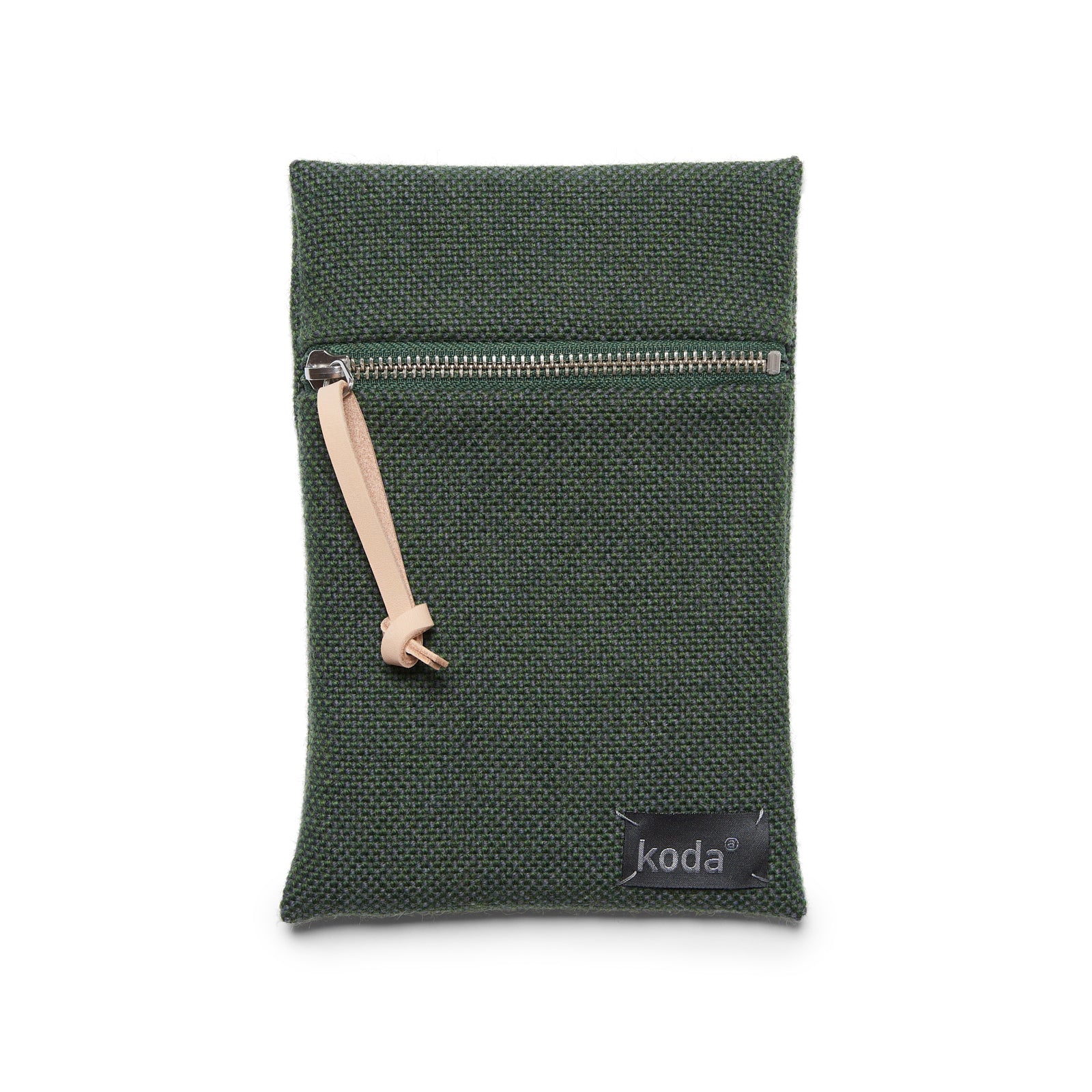 Etui Iep I305│Seaweed Green│Koda Amsterdam│vooraanzicht met witte achtergrond