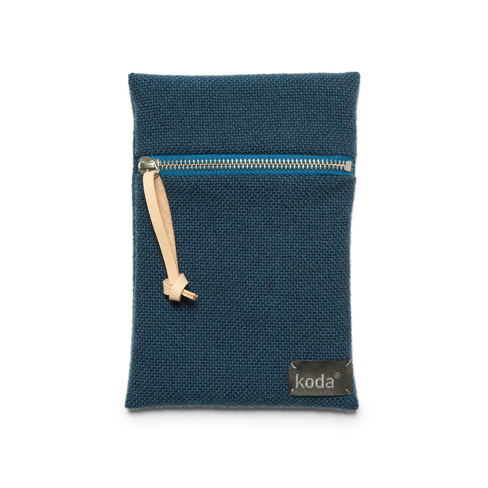 Etui Iep I308 Prussian Blue│Koda Amsterdam│vooraanzicht met witte achtergrond