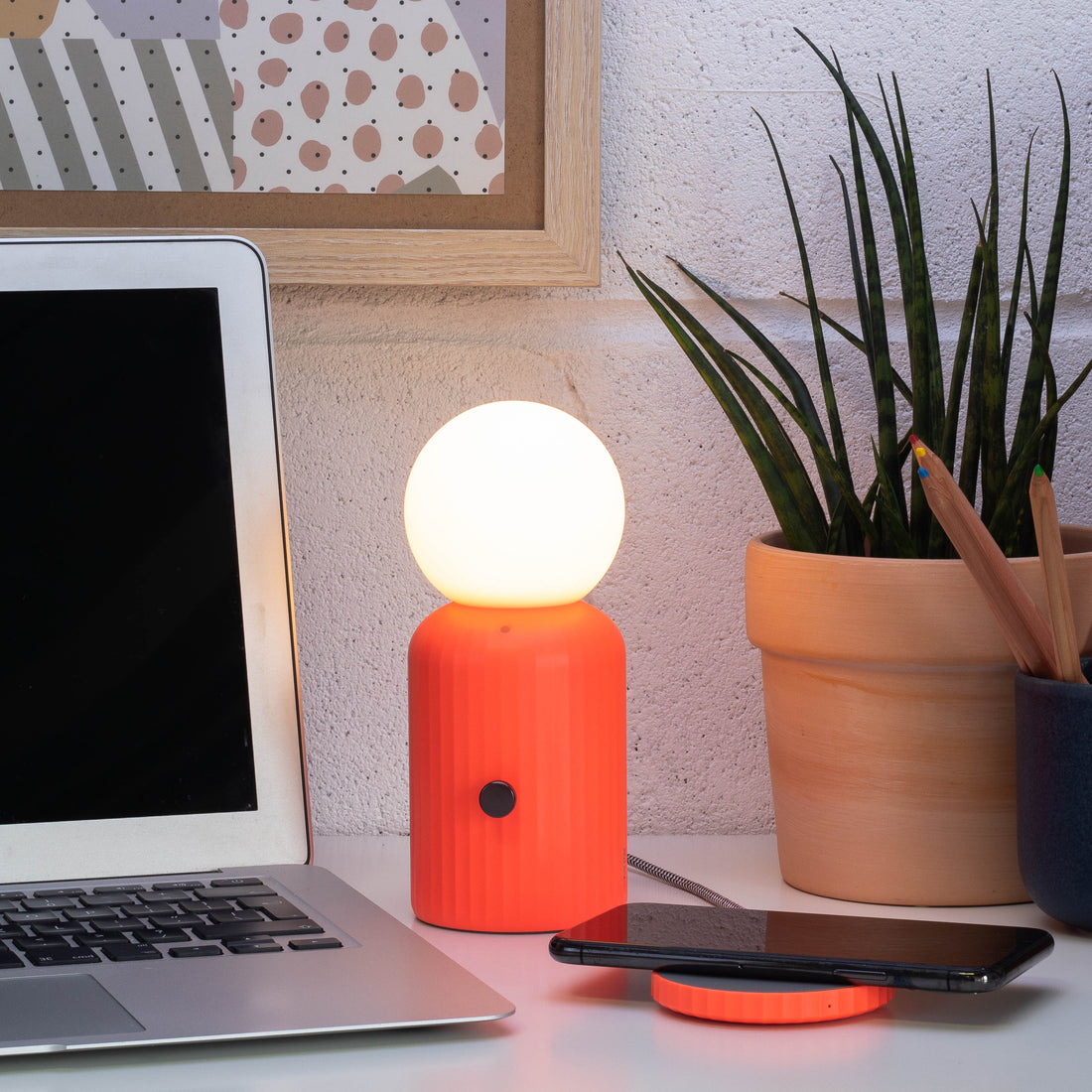 Original Lamp Coral│Lund London│Oplaadbaar│art. 7471│vooraanzicht met oplaadstation