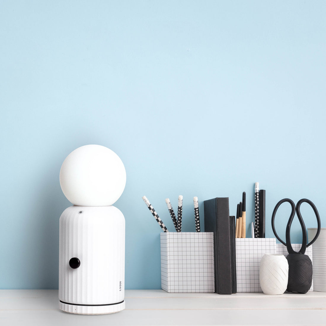 Original Lamp Wit│Lund London│Oplaadbare Tafellamp│art. 7478│vooraanzicht met witte achtergrond