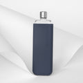 Memobottle Silicone Sleeve Slim Midnight Blue│Drinkfles│foto met papier op achtergrond