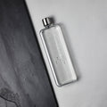 Memobottle Slim│Platte Waterfles 450ml│foto naast leisteen