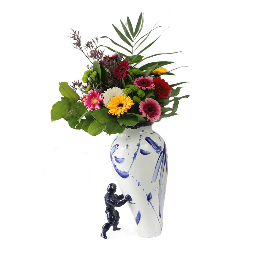My Superhero Vaas XL • Interieur • Designmarket.today • Deze scheve vaas wordt in balans gehouden dankzij jouw eigen Superhero! Dit ontwerp van Jasmin Djerzic is volledig handgemaakt van keramiek. Met of zonder bloemen, deze vaas is een echte eyecatcher in huis! Verkrijgbaar in verschillende maten en kleuren.