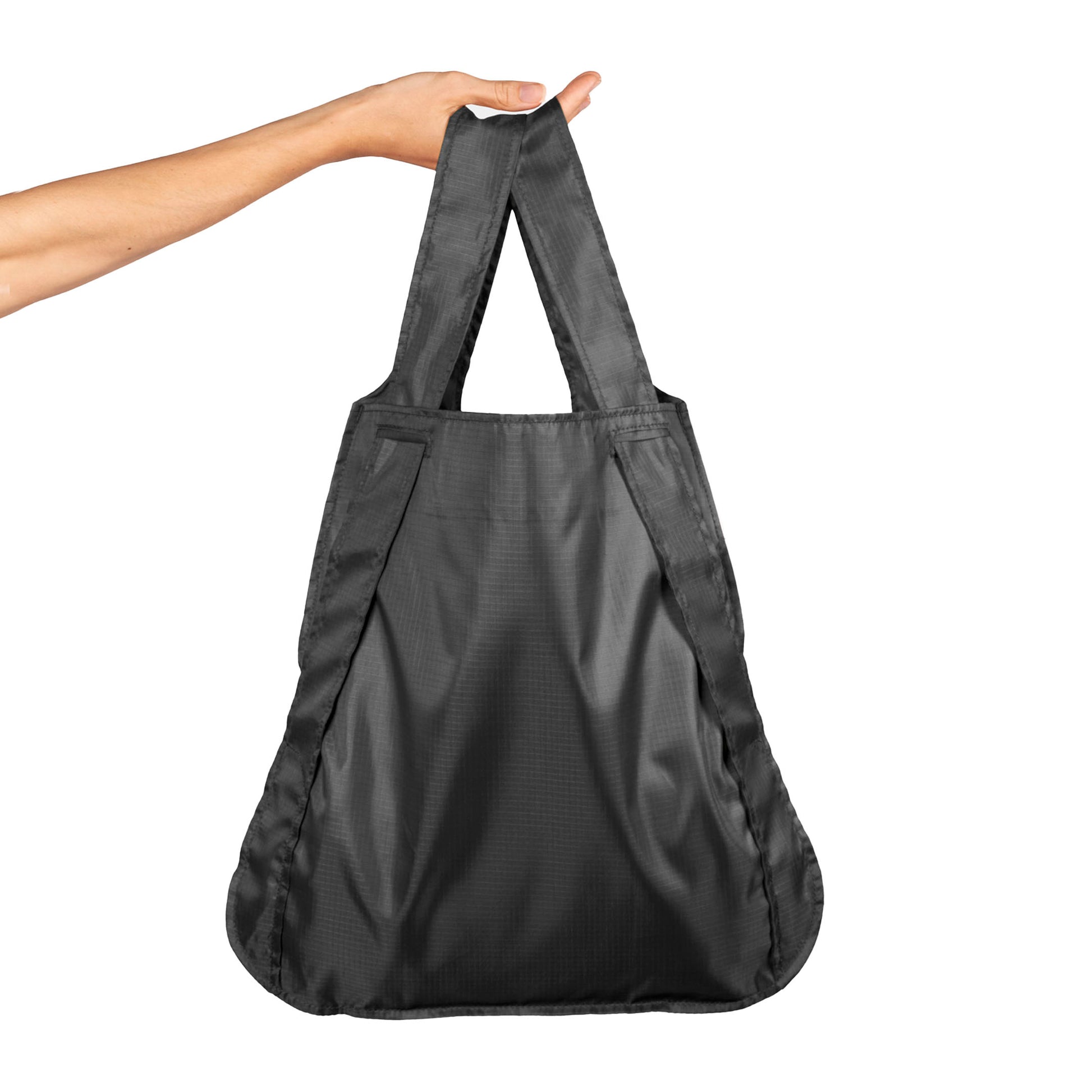 Notabag Recycled Zwart│art. NB-RE-BK5│shopper tas in hand vastgehouden