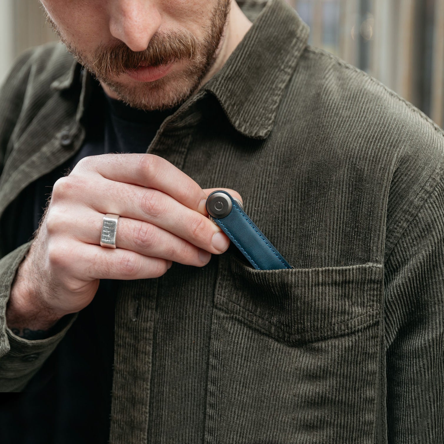 Key Organizer Orbitkey│Crazy Horse leather Marine Blue│art. CHLO-2-MBMBGM│sleutelhanger leer in borstzak