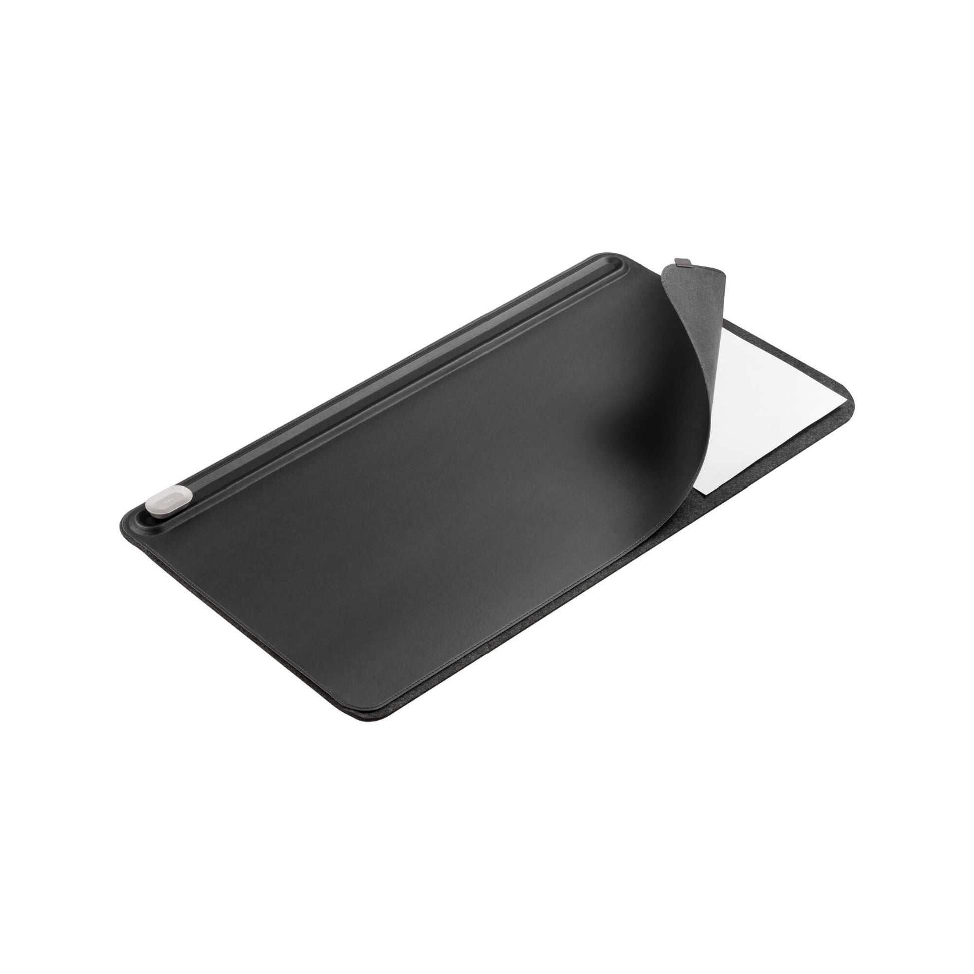 Orbitkey Desk Mat Medium│Black│Bureau-Organizer│art. DKMT-MD1-BKBK│met hoek omhoog gevouwen en papaier tussen lagen