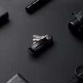 Key Organizer Orbitkey│Premium Leather Black│art. LTHO-2-BKBKBK│Sleutelhanger Leer naast horloge en paraplu