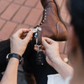 Key Organizer Orbitkey│Premium Leather Espresso Brown│art. LTHO-2-ESBR│sleutelhanger leer│lifestyle met uitgevouwen sleutels