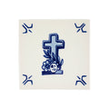 Schiffmacher Royal Blue Tattoo • Tegel • Schiffmacher Royal Blue Tattoo is een unieke samenwerking tussen tattoo artist Henk Schiffmacher en Royal Delft - Porcelyne Fles. De oude ambachten en tradities van beiden komen samen in prachtige objecten als vazen, borden en tegels. Rijk aan cultuur en historie.
