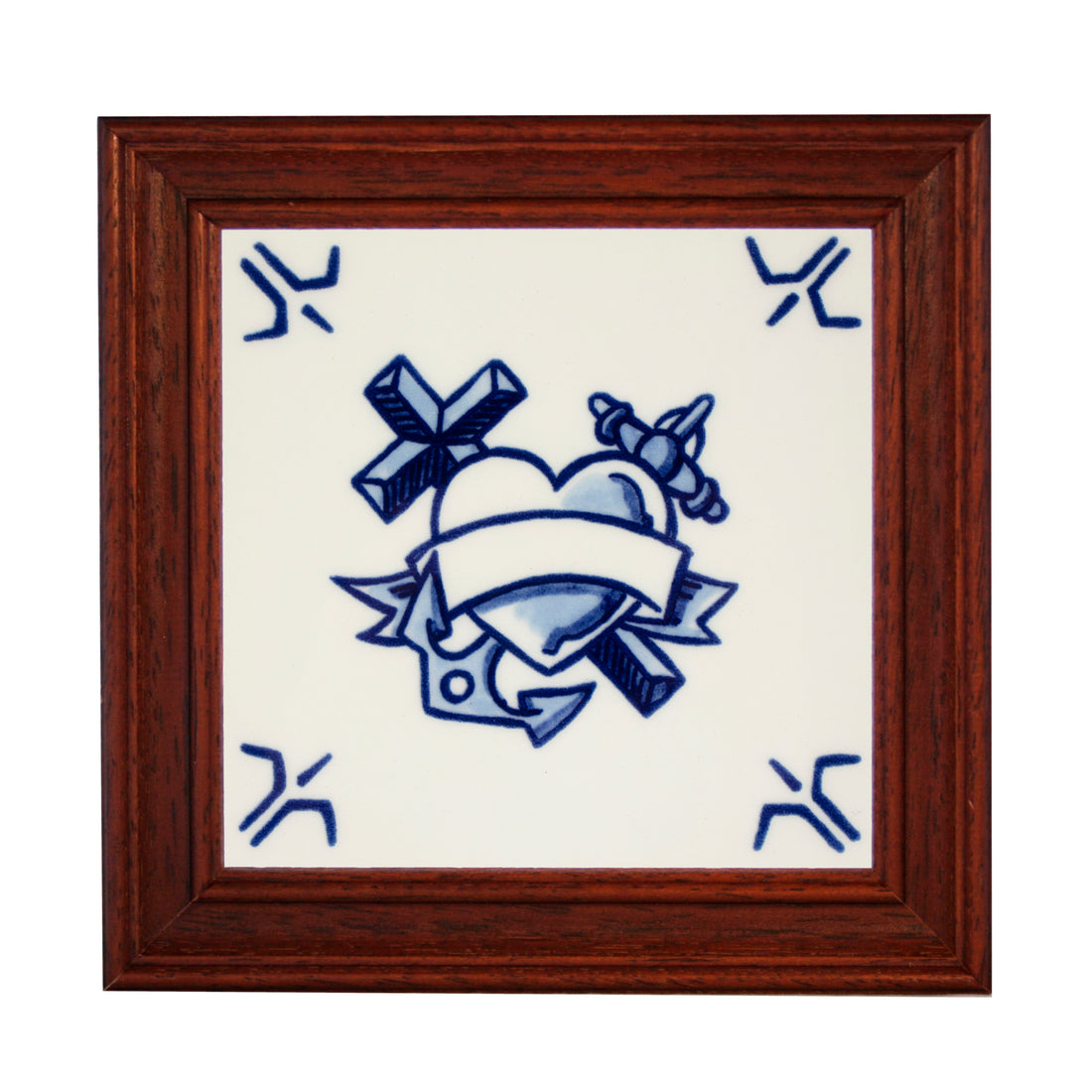Schiffmacher Royal Blue Tattoo • Tegel • Schiffmacher Royal Blue Tattoo is een unieke samenwerking tussen tattoo artist Henk Schiffmacher en Royal Delft - Porcelyne Fles. De oude ambachten en tradities van beiden komen samen in prachtige objecten als vazen, borden en tegels. Rijk aan cultuur en historie.