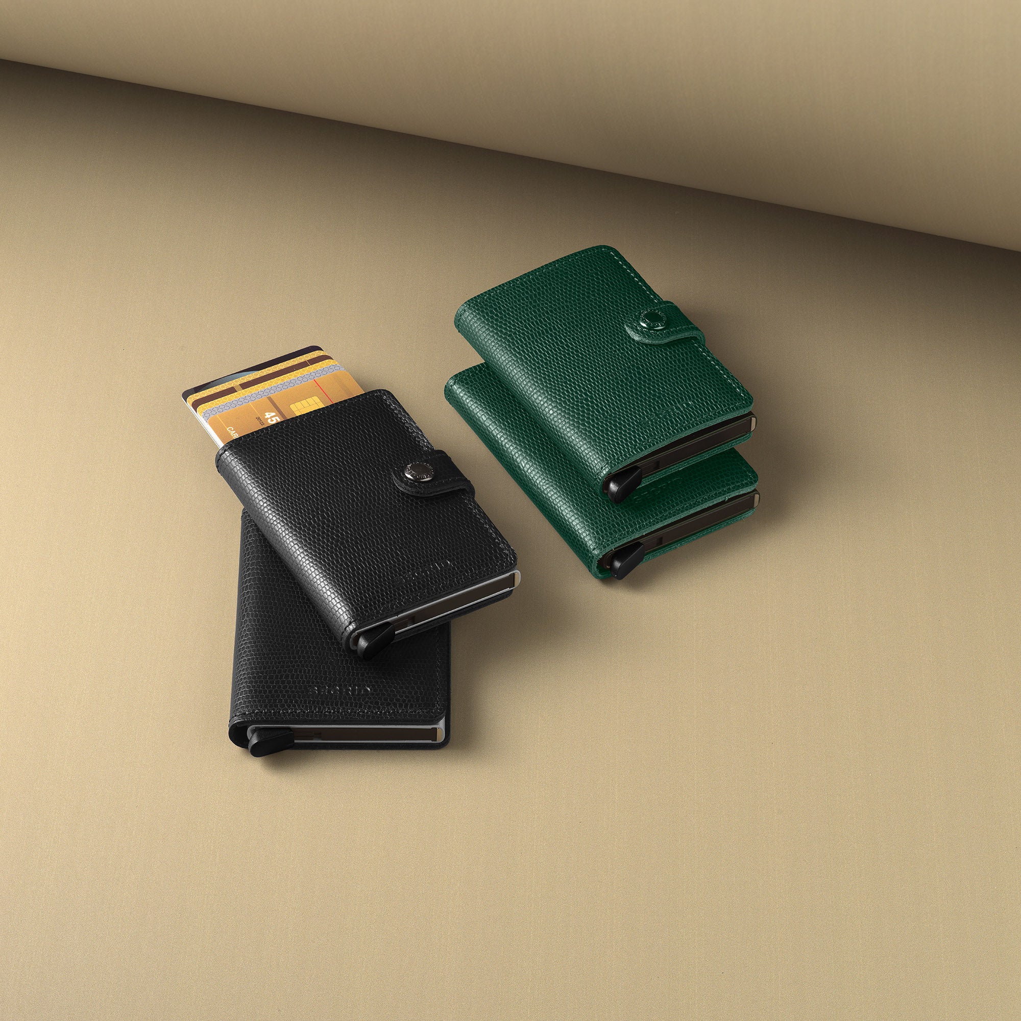 Secrid Miniwallet Rango│pasjeshouder│art. MRA-BLACK│Zwart en groen samen met slimwallet