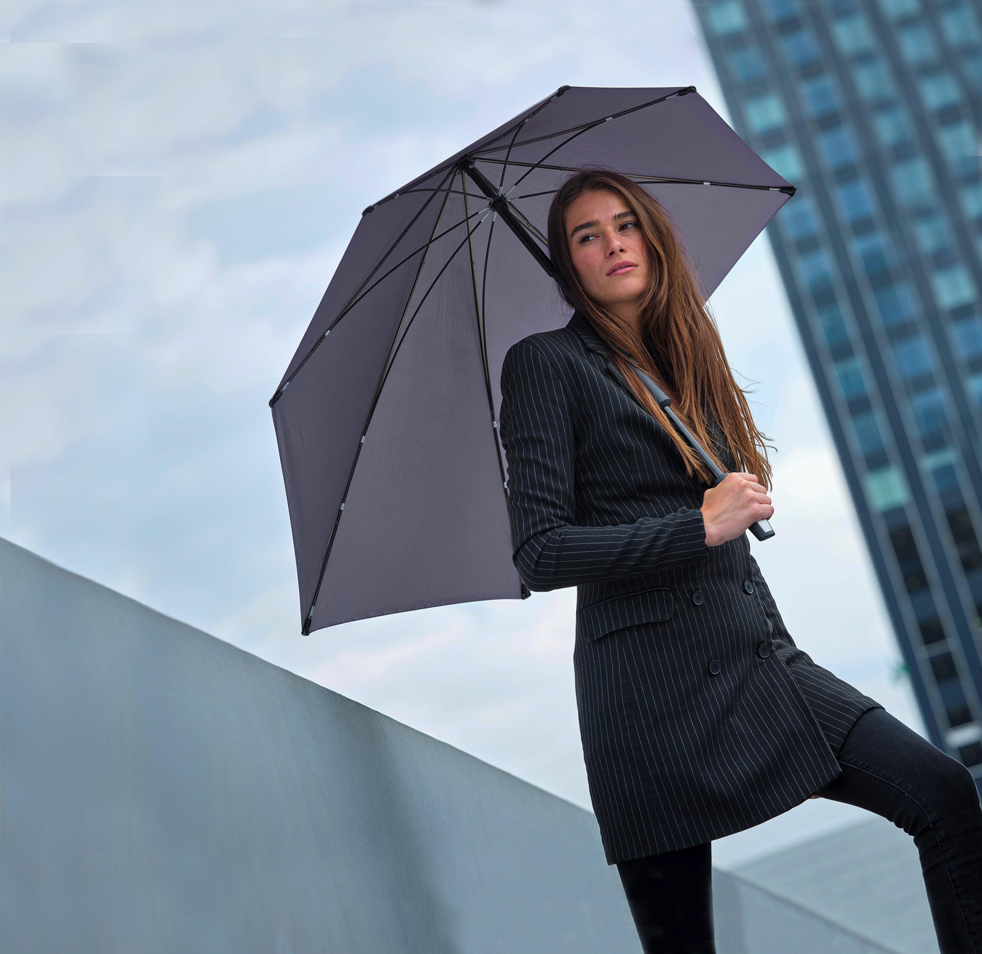 Senz Storm Paraplu Large│Silk Grey│Senz Umbrella│Lifestyle paraplu open city