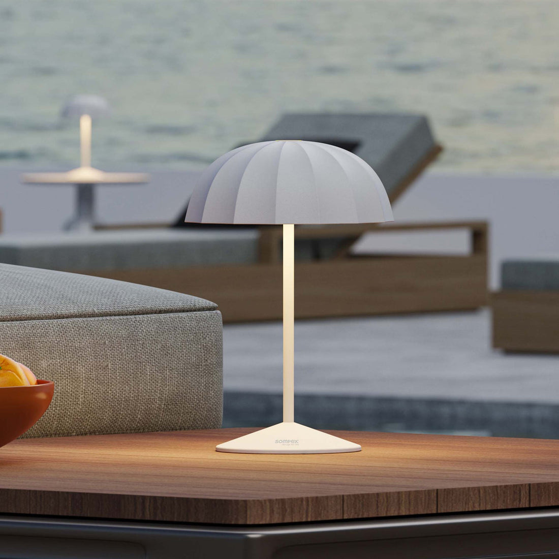 Sompex Ombrellino Oplaadbarer Buitenlamp│Wit│Tafellamp│art. 78351│vooraanzicht met witte achtergrond