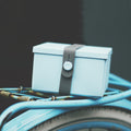 Uhmm 02 Opvouwbare Lunchbox Moring Mist│art. 981275│op bagagedrager met strap Donkergrijs