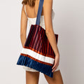 Chiavara Pleated Tote Bag│Schoudertas WS&│art. 0595853899269│draagtas gevuld om schouder