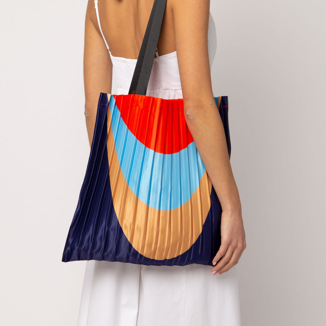 Schoudertas WS&│Leivi│Pleated Tote bag│art. 0795853899351│voorkant met witte achtergrond