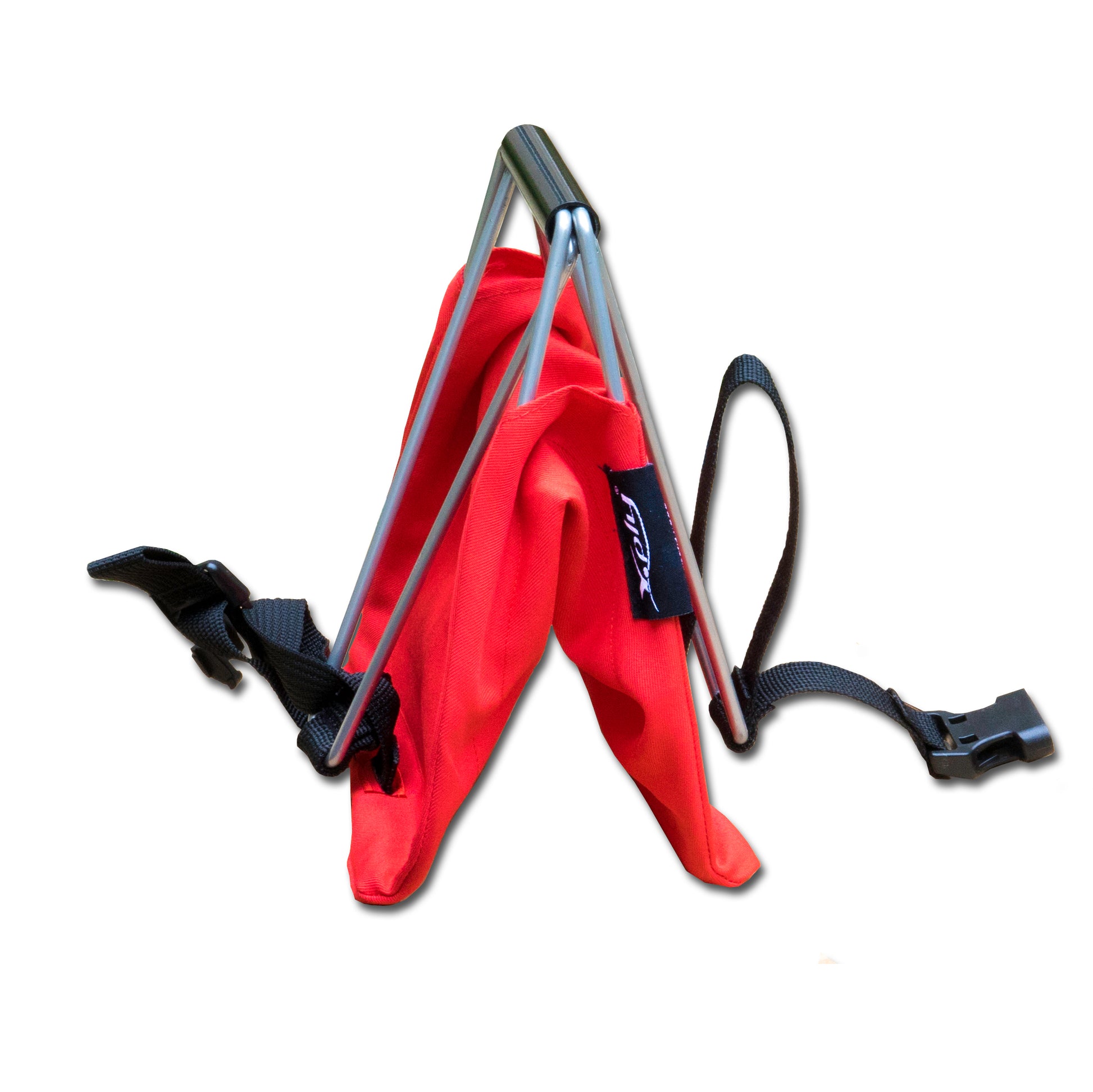 Y-ply • Opvouwbaar Strandstoeltje • Beach Lounger • Y-Ply is de ideale metgezel om te relaxen aan het strand of in het park. Gebruik hem als ondersteuning voor je hoofd, rug, arm of voeten. Voor elke positie biedt hij veel comfort. Dit opvouwbare strandstoeltje is gemakkelijk mee te nemen in de bijgeleverde tas.