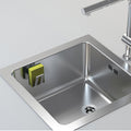 Magnetische Sponshouder RVS│Happy Sinks by Magisso│art. 30.103.000│in spoelbak bovenaanzicht met spons