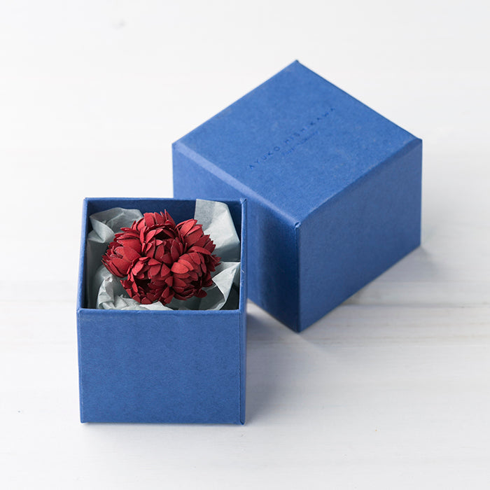 Paper Ring Nadeshiko oorbellen en ring blauw│verpakking