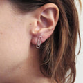 Oorbellen Paperclip Zilver│Crazyclage│foto gedragen in oor